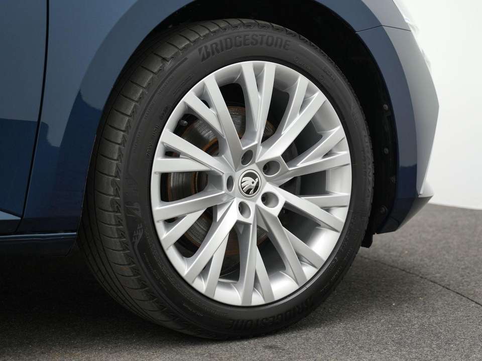 Skoda Superb - Imagem 13