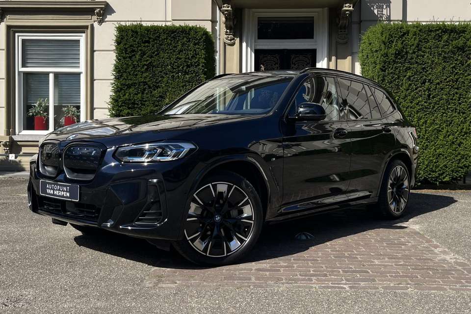 BMW iX3 - Imagem 1