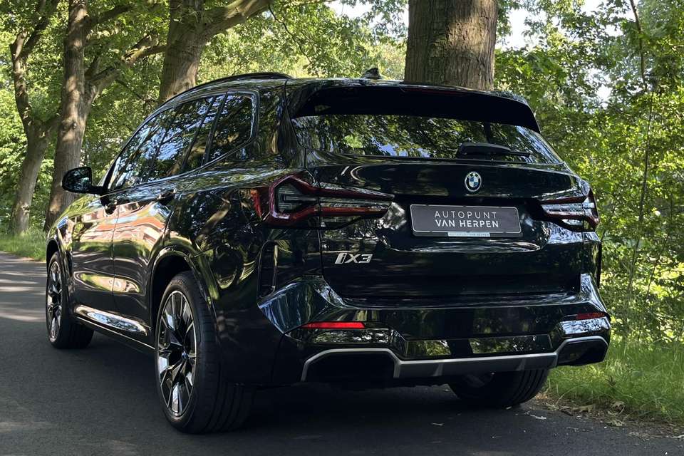 BMW iX3 - Imagem 4