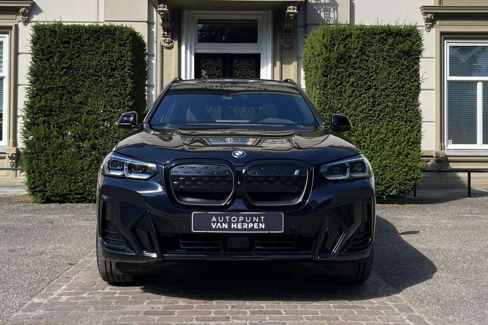 BMW iX3 - Imagem 9