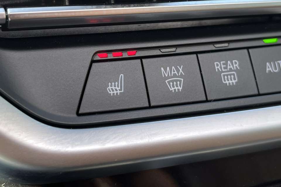 BMW iX3 - Imagem 11