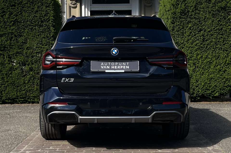 BMW iX3 - Imagem 18