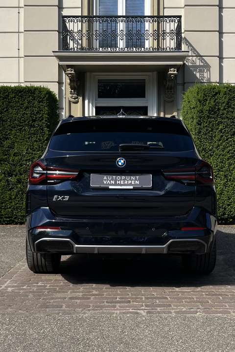 BMW iX3 - Imagem 20