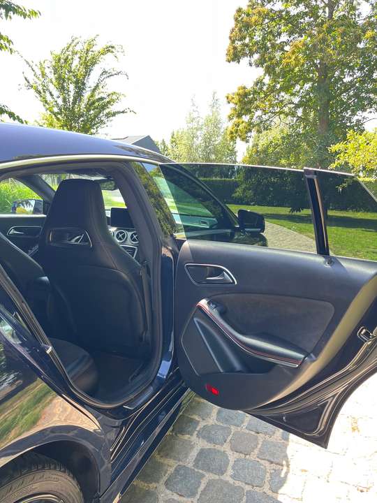 Mercedes-Benz CLA 180 - Imagem 9