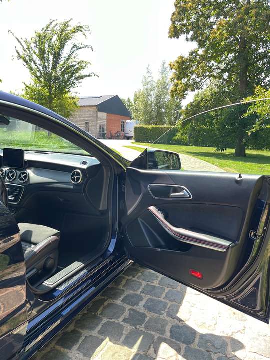 Mercedes-Benz CLA 180 - Imagem 11