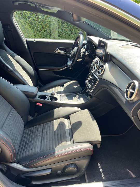 Mercedes-Benz CLA 180 - Imagem 12