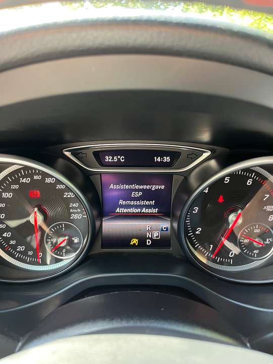 Mercedes-Benz CLA 180 - Imagem 18