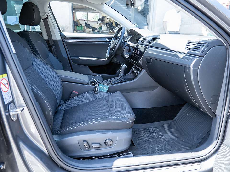 Skoda Superb - Imagem 2