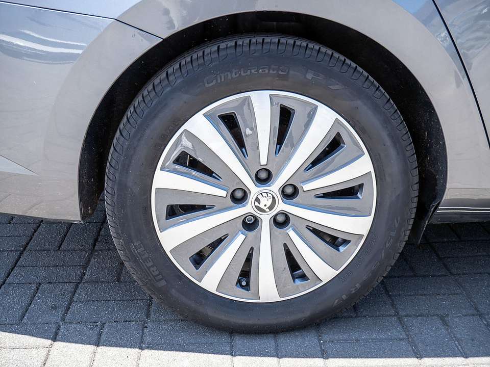 Skoda Superb - Imagem 5