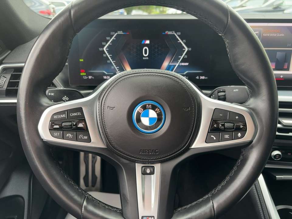 BMW i4 - Imagem 11