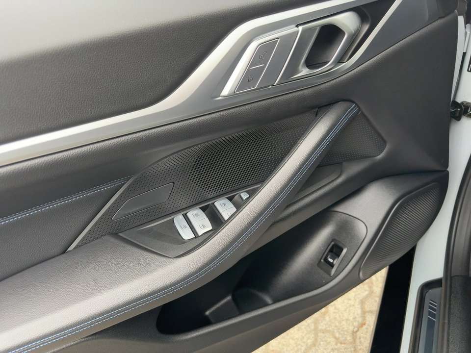 BMW i4 - Imagem 13