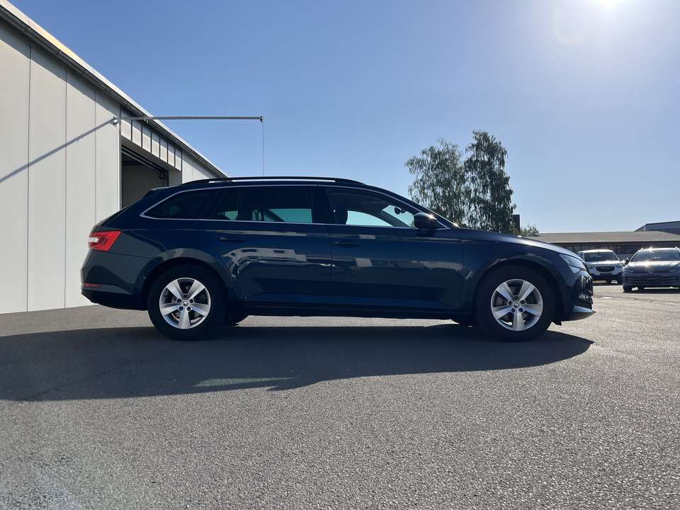 Skoda Superb - Imagem 4