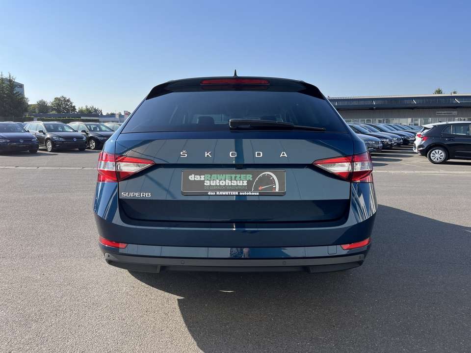 Skoda Superb - Imagem 8