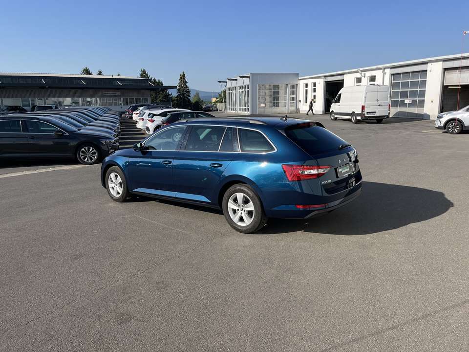 Skoda Superb - Imagem 10