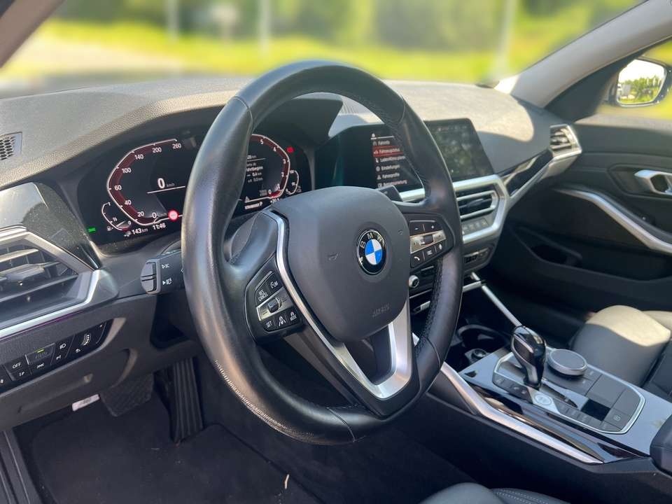 BMW 330 - Imagem 9