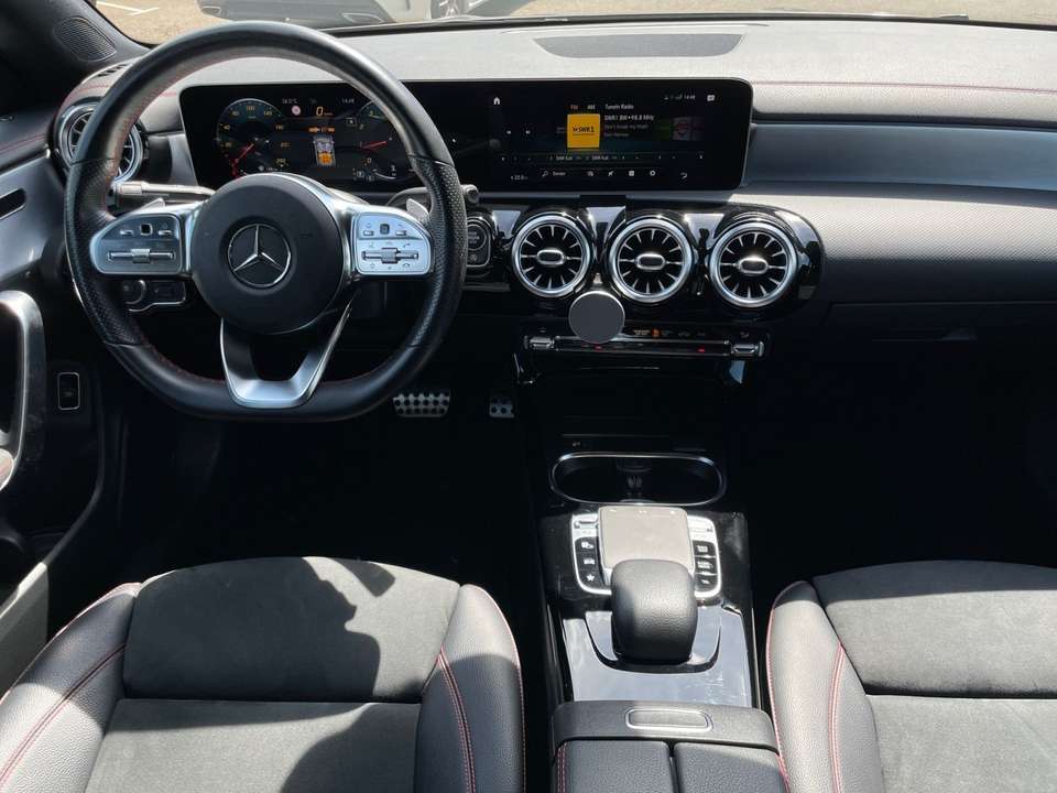 Mercedes-Benz CLA 220 - Imagem 8
