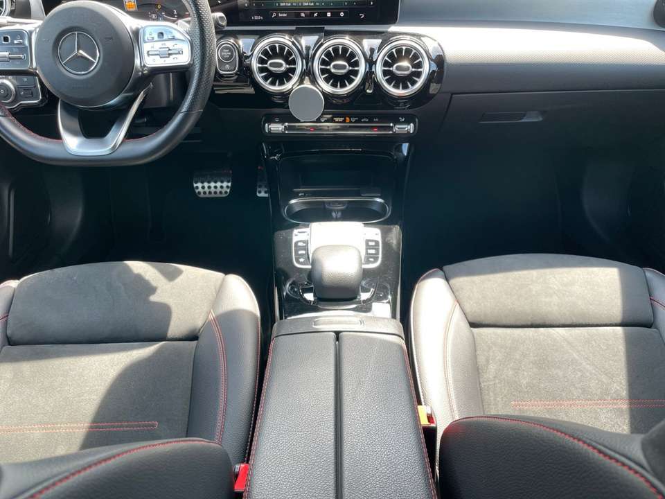 Mercedes-Benz CLA 220 - Imagem 9