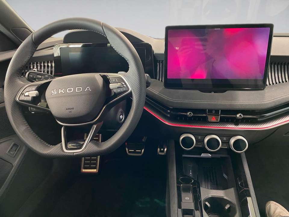 Skoda Superb - Imagem 8