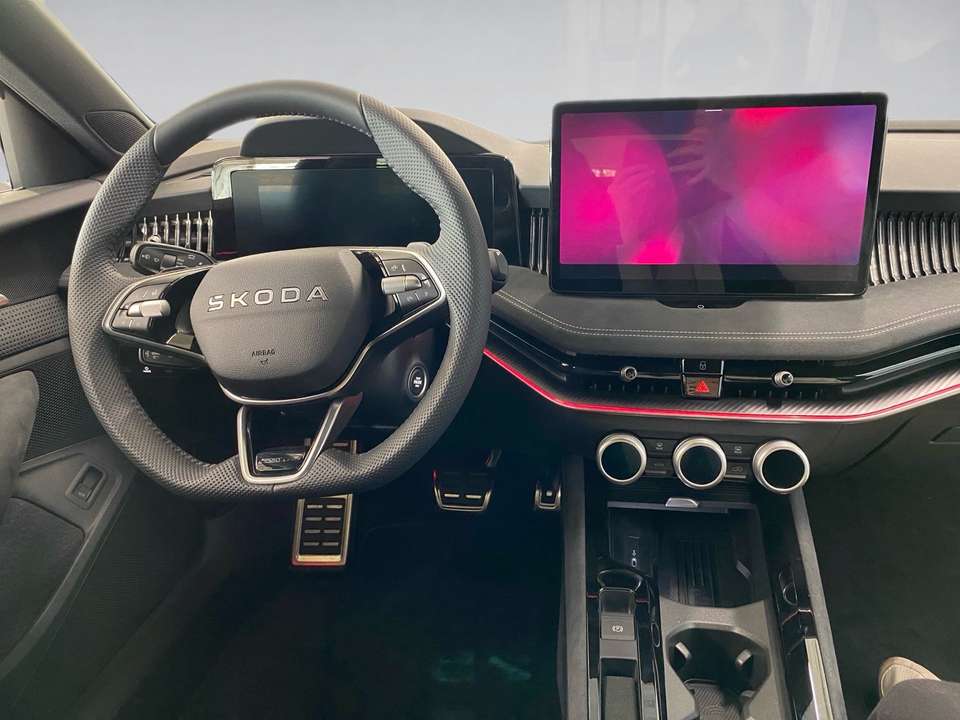Skoda Superb - Imagem 9