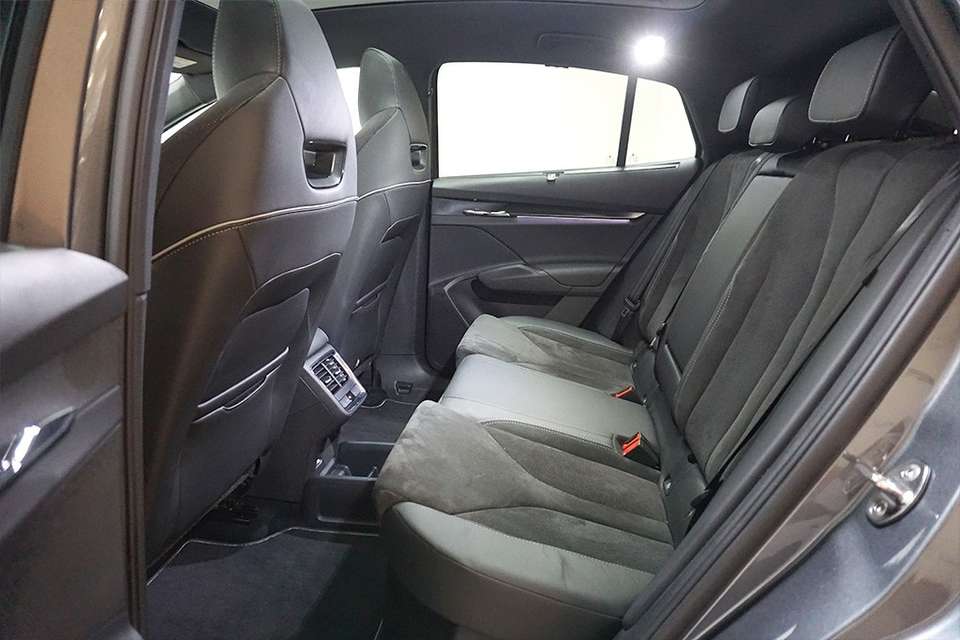 Skoda Enyaq - Imagem 13