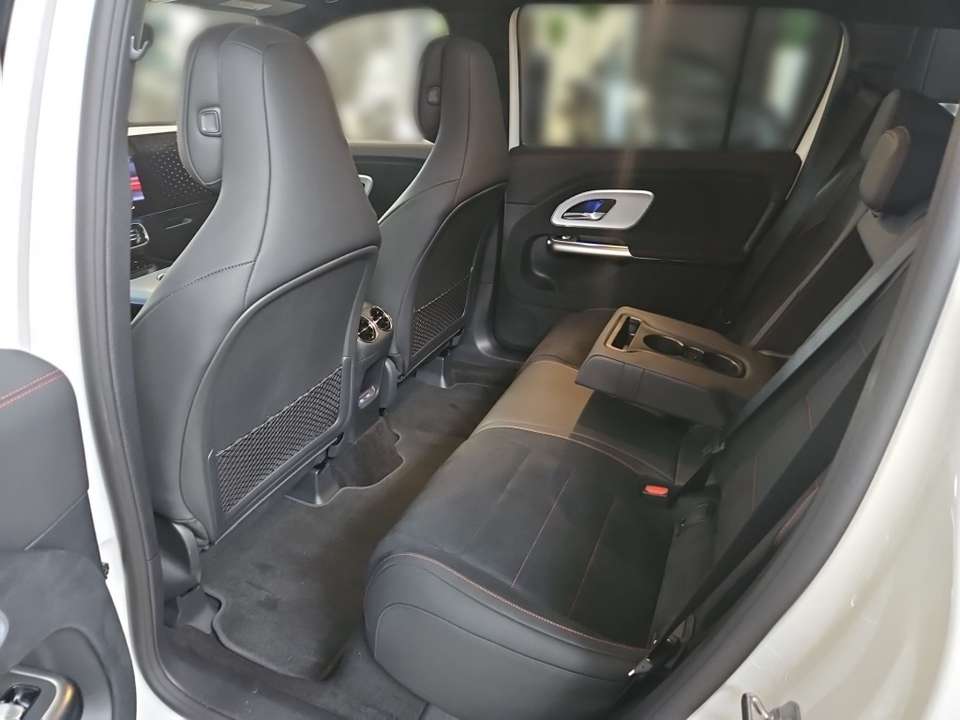 Mercedes-Benz GLB 250 - Imagem 11
