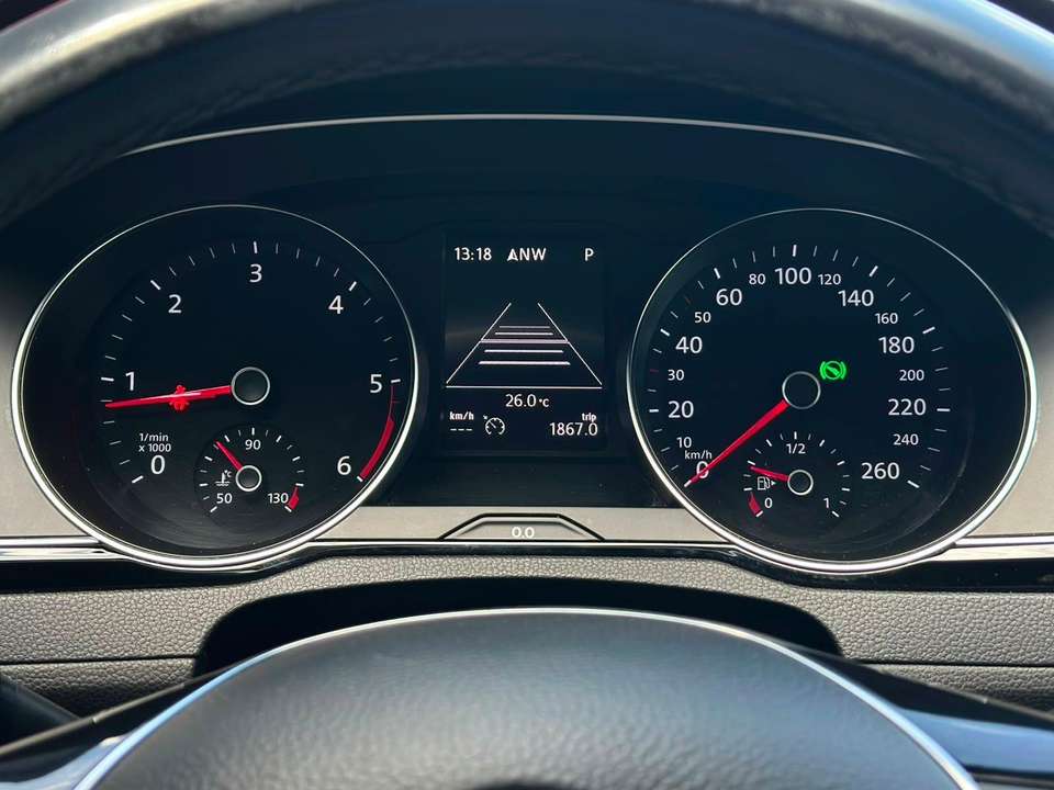 Volkswagen Passat - Imagem 13
