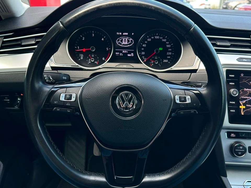 Volkswagen Passat - Imagem 14