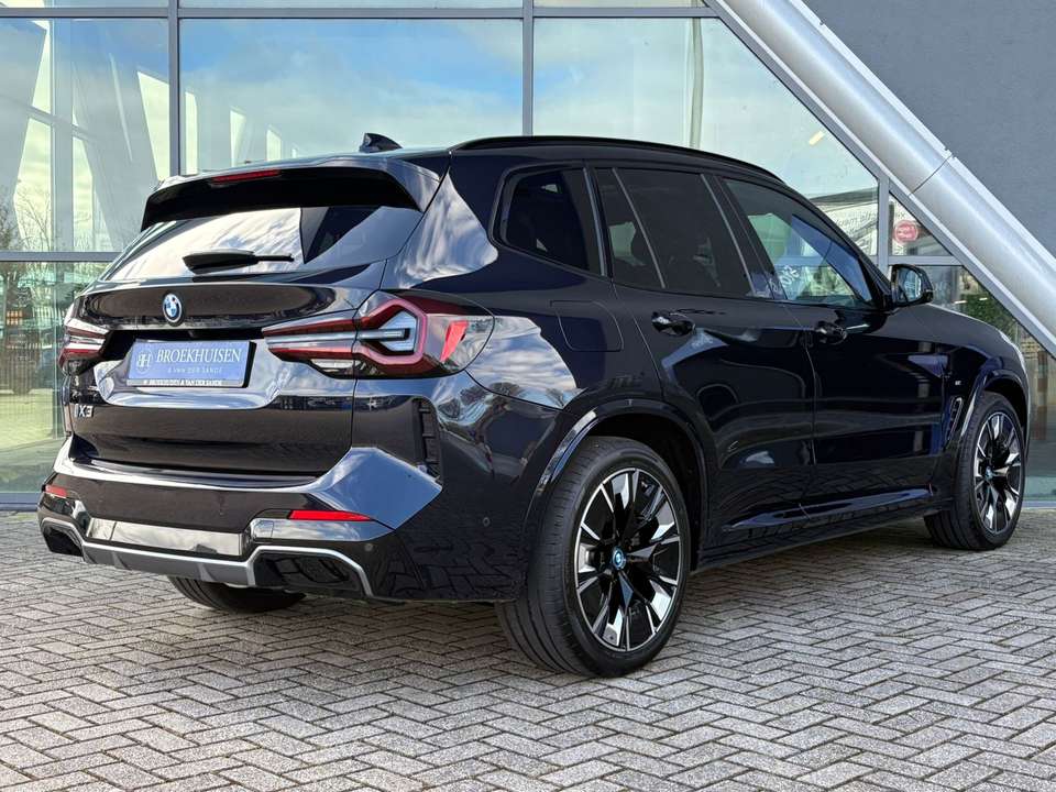 BMW iX3 - Imagem 2