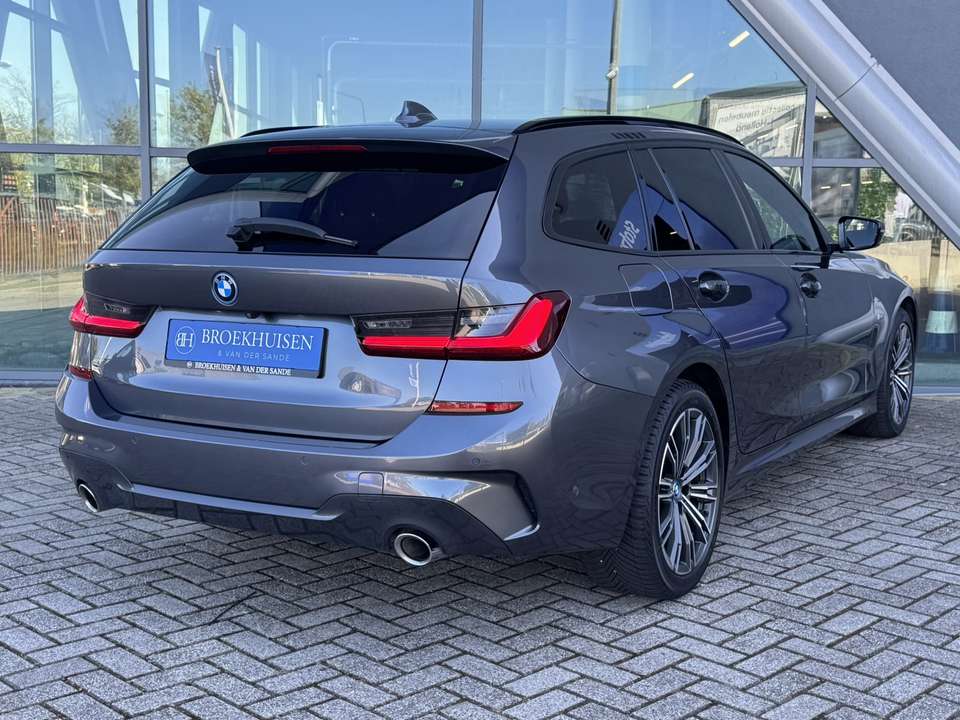 BMW 330 - Imagem 2