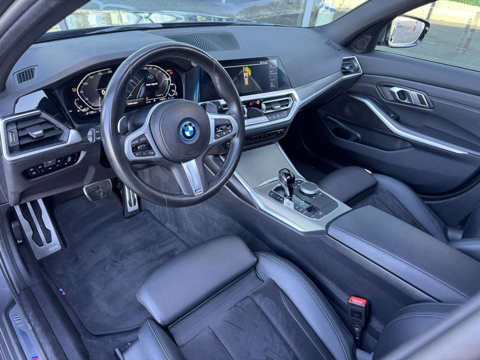 BMW 330 - Imagem 6