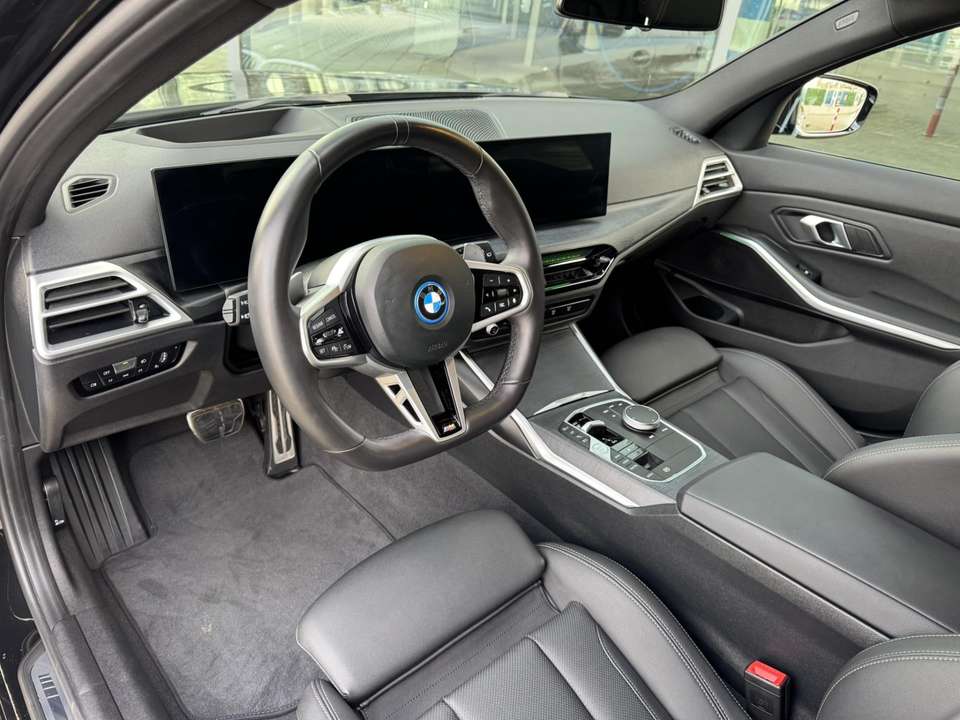 BMW 330 - Imagem 6