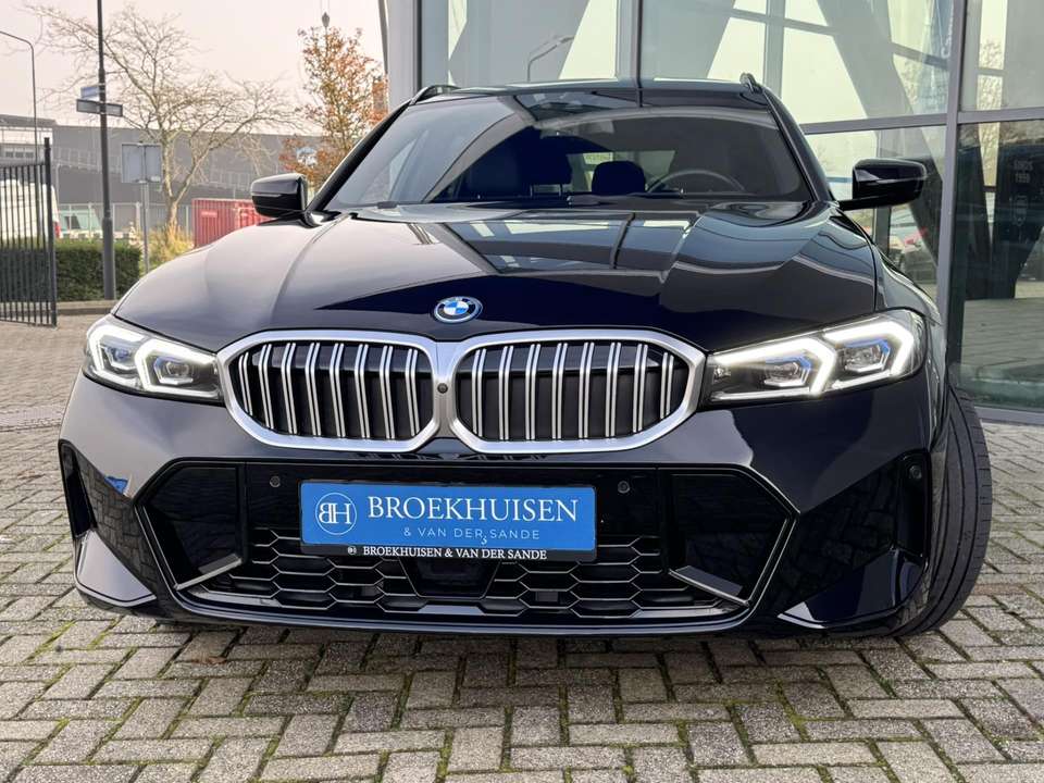 BMW 330 - Imagem 12