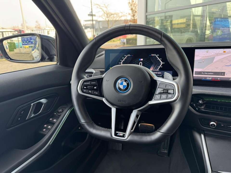 BMW 330 - Imagem 14