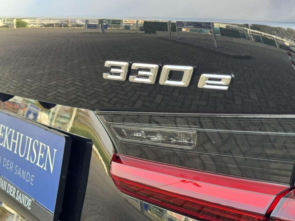 BMW 330 - Imagem 15