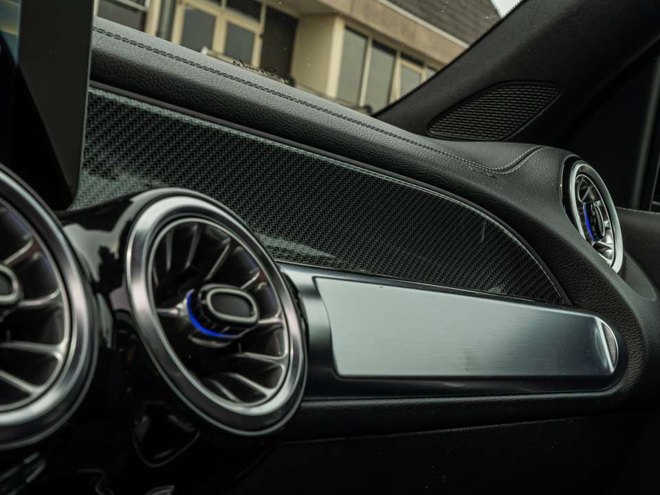 Mercedes-Benz GLB 35 AMG - Imagem 12