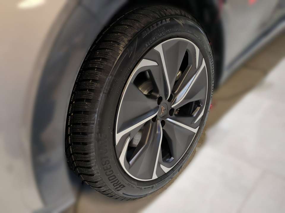 CUPRA Tavascan - Imagem 8