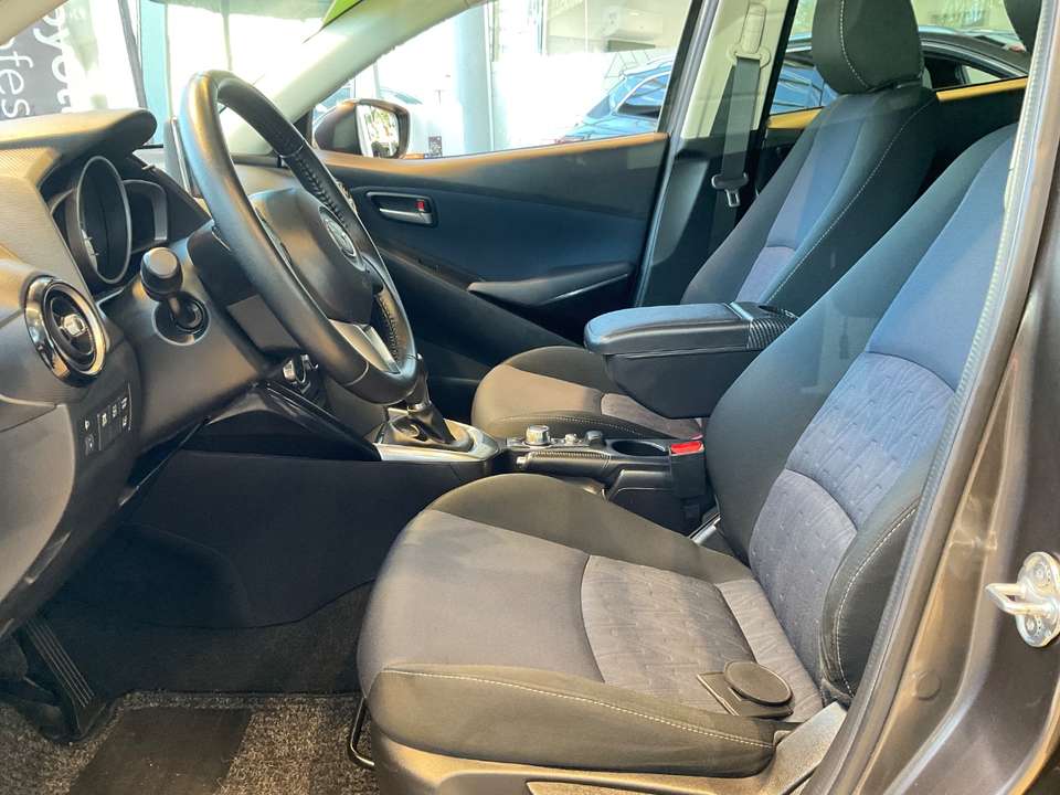 Mazda 2 - Imagem 12
