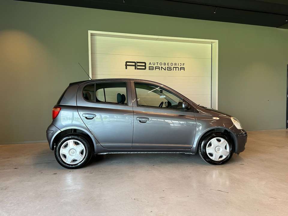Toyota Yaris - Imagem 2