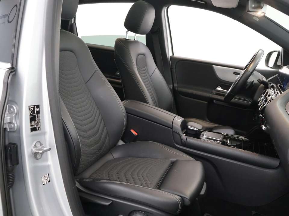 Mercedes-Benz B 180 - Imagem 10