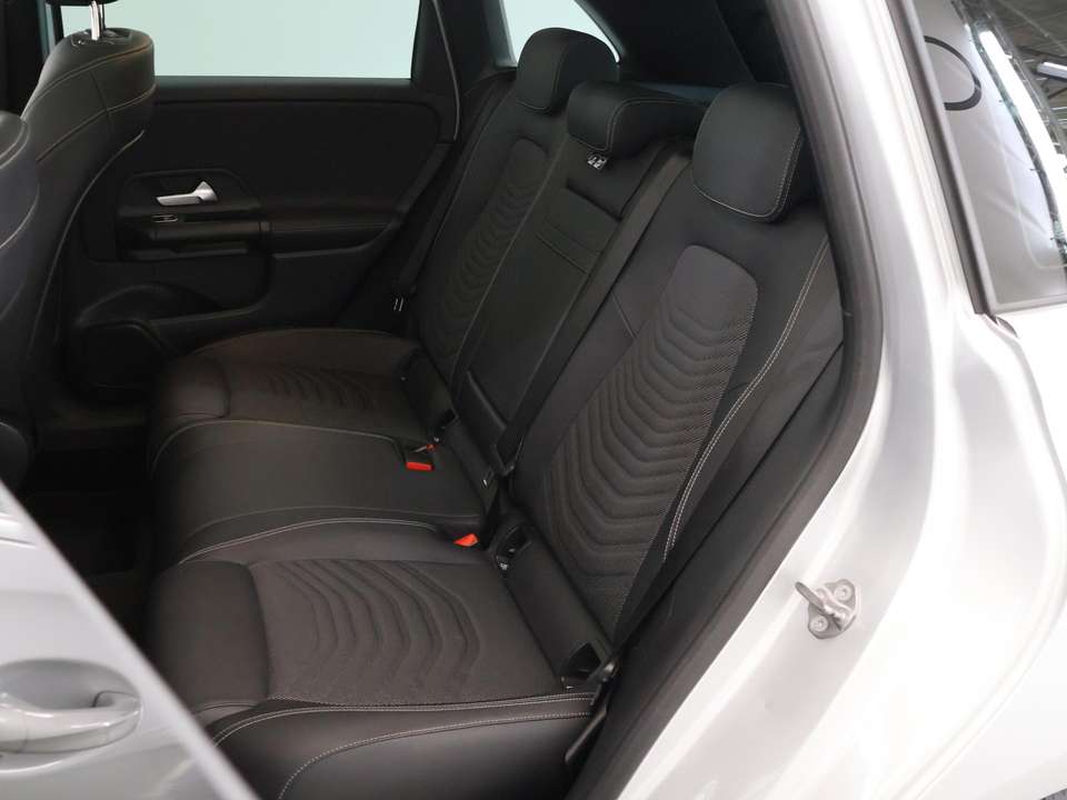 Mercedes-Benz B 180 - Imagem 11