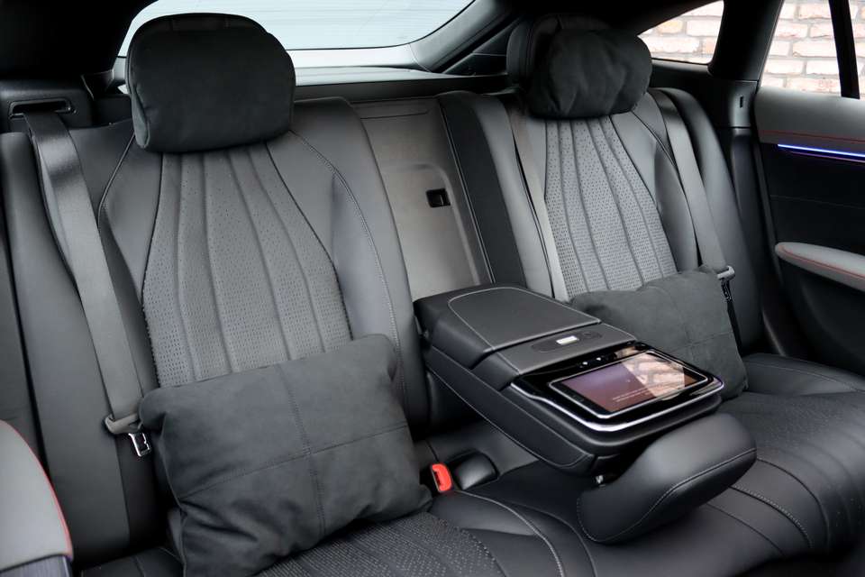 Mercedes-Benz EQS - Imagem 12