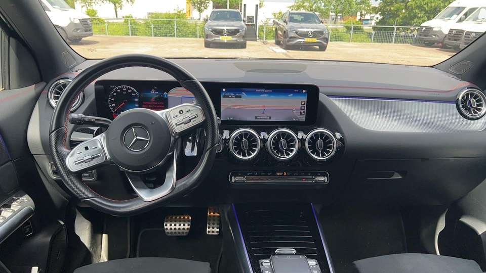 Mercedes-Benz EQA 250 - Imagem 4