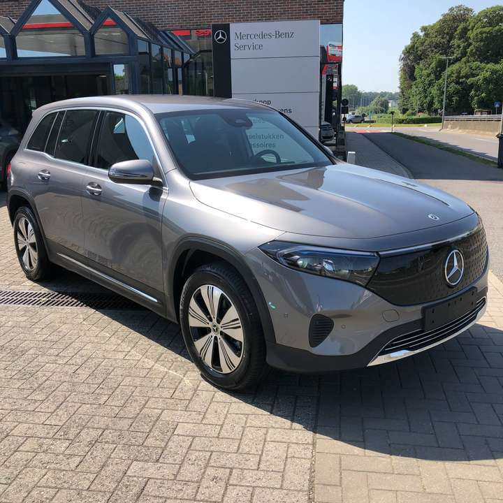 Mercedes-Benz EQB 250 - Imagem 1