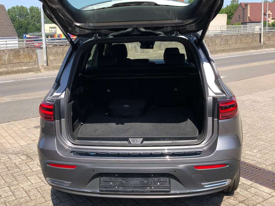 Mercedes-Benz EQB 250 - Imagem 6