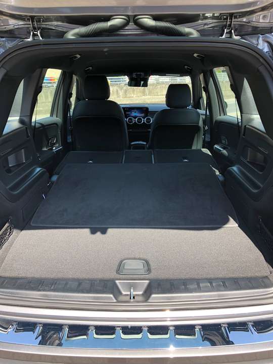 Mercedes-Benz EQB 250 - Imagem 8