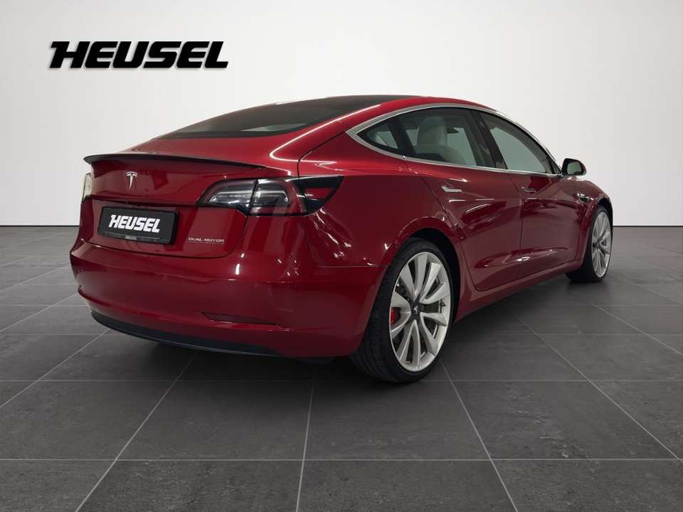 Tesla Model 3 - Imagem 5
