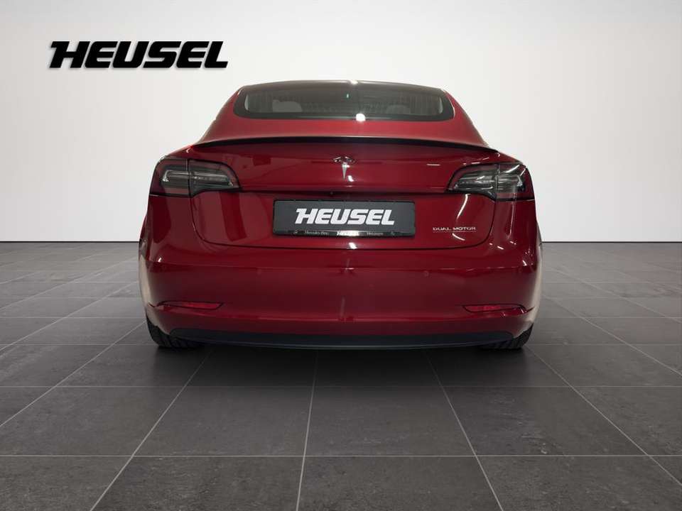 Tesla Model 3 - Imagem 6