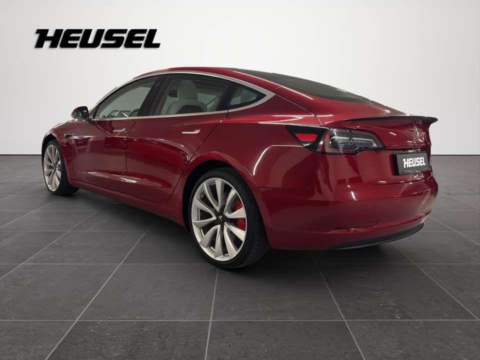 Tesla Model 3 - Imagem 7