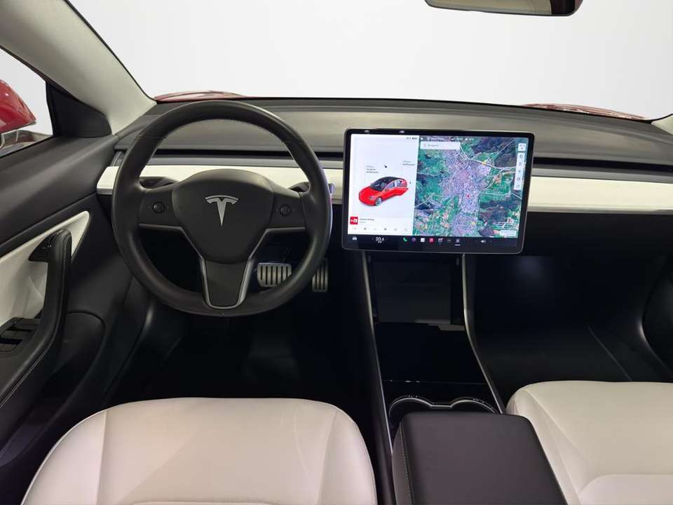Tesla Model 3 - Imagem 11
