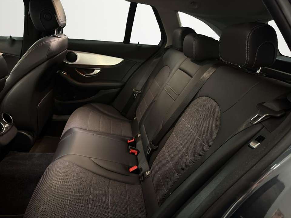 Mercedes-Benz C 250 - Imagem 10